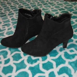 ❤ NWOT - Black Stiletto Booties ❤